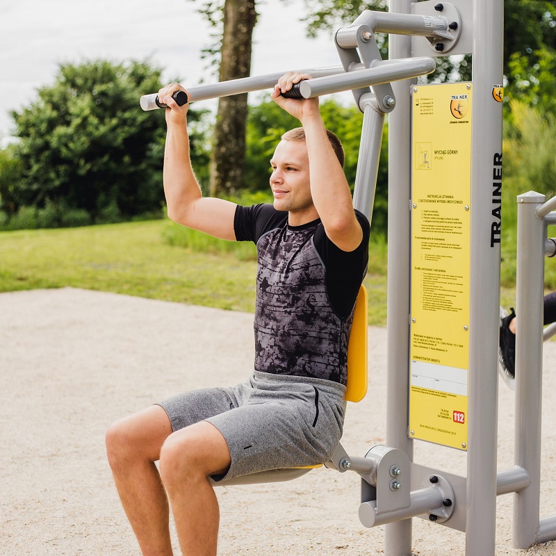 <span>TRAINER Fitness en plein air </span><br>Fait avec Passion.<br>Ce qui nous distingue: